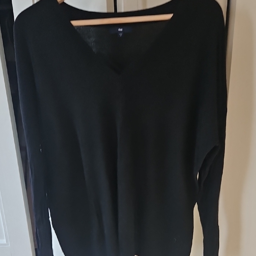 GAP Classic Black V-Neck Sweater